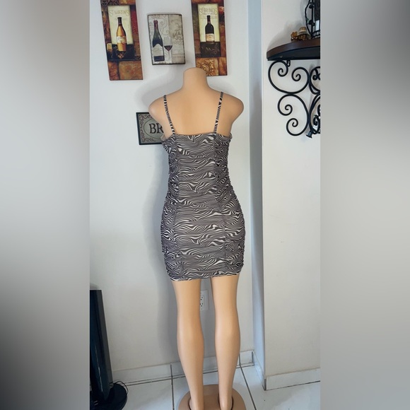 DIVIDED H&M DRESS PRINTED SIZE M EXCELLENT CONDITIONS - Picture 7 of 9